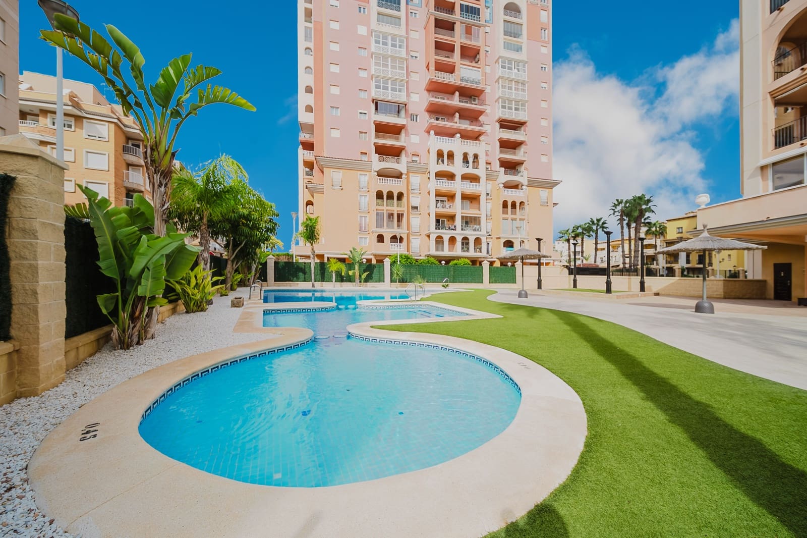3 bedroom Apartment for sale in Torrevieja with pool garage - € 363,900 (Ref: 9325574)