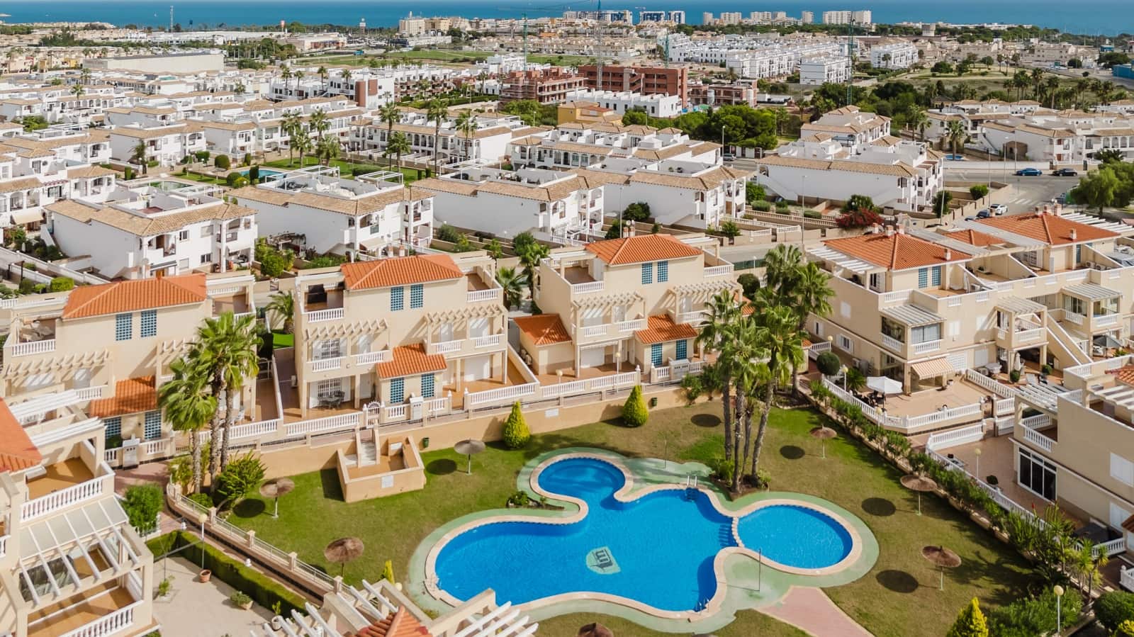 3 slaapkamer Appartement te koop in Playa Flamenca met zwembad garage - € 278.000 (Ref: 9328664)