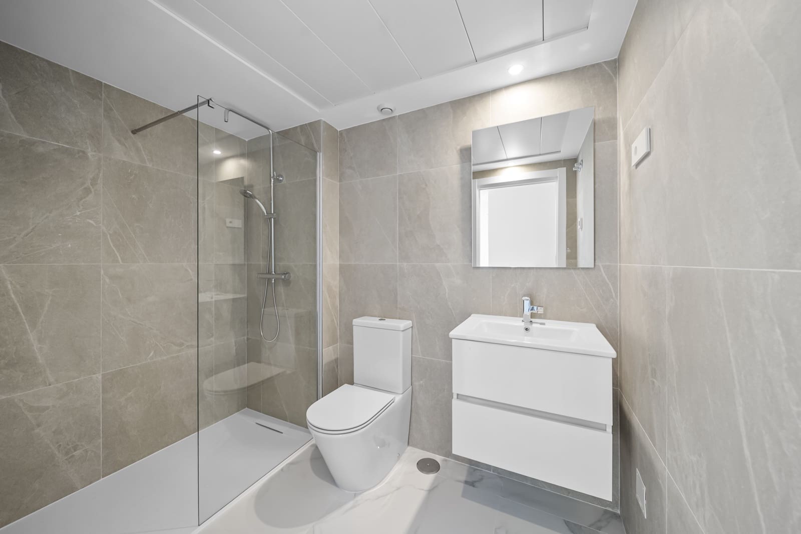 3 chambre Appartement à vendre à Punta Prima avec piscine garage - 599 000 € (Ref: 9386414)