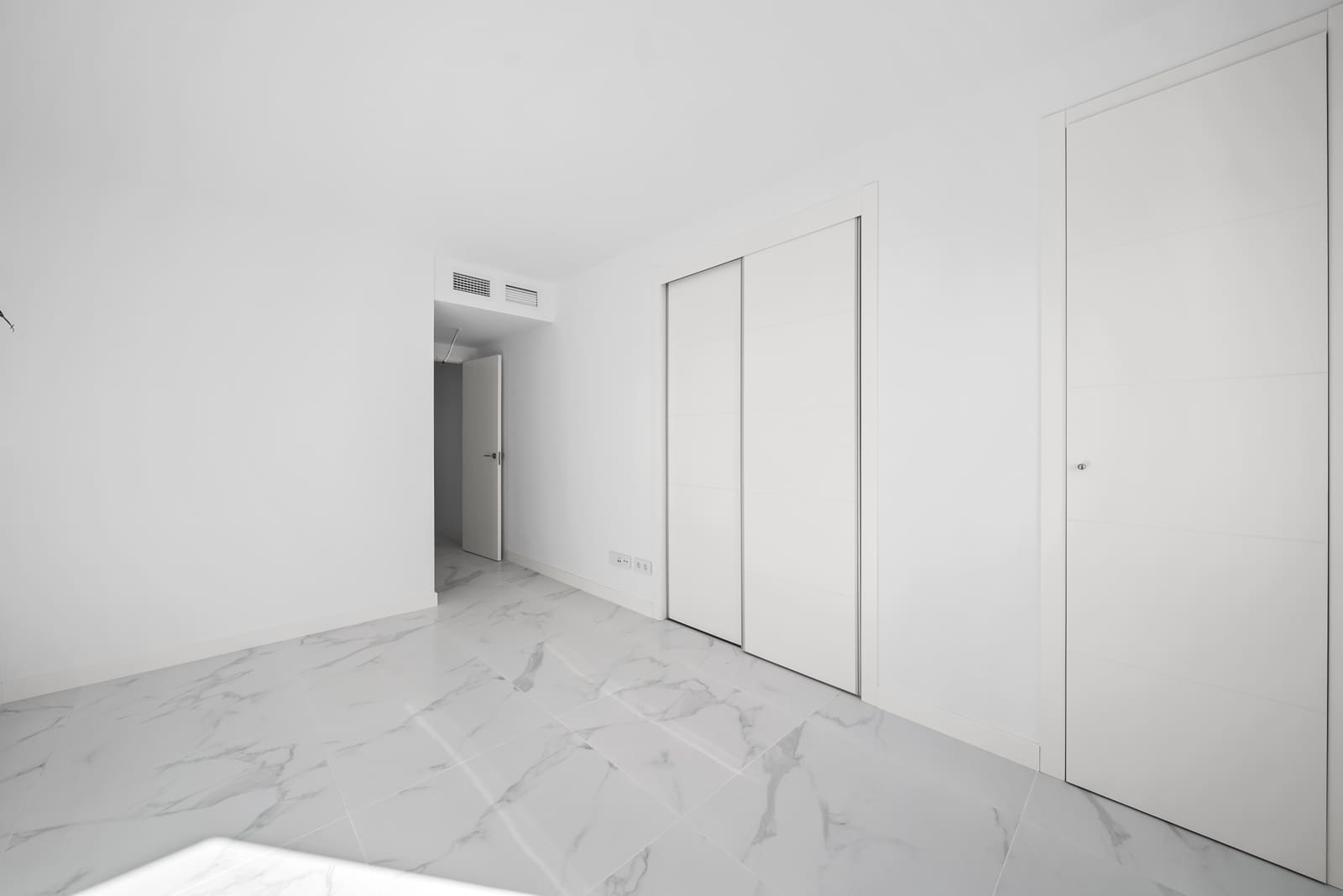 3 chambre Appartement à vendre à Punta Prima avec piscine garage - 599 000 € (Ref: 9386414)