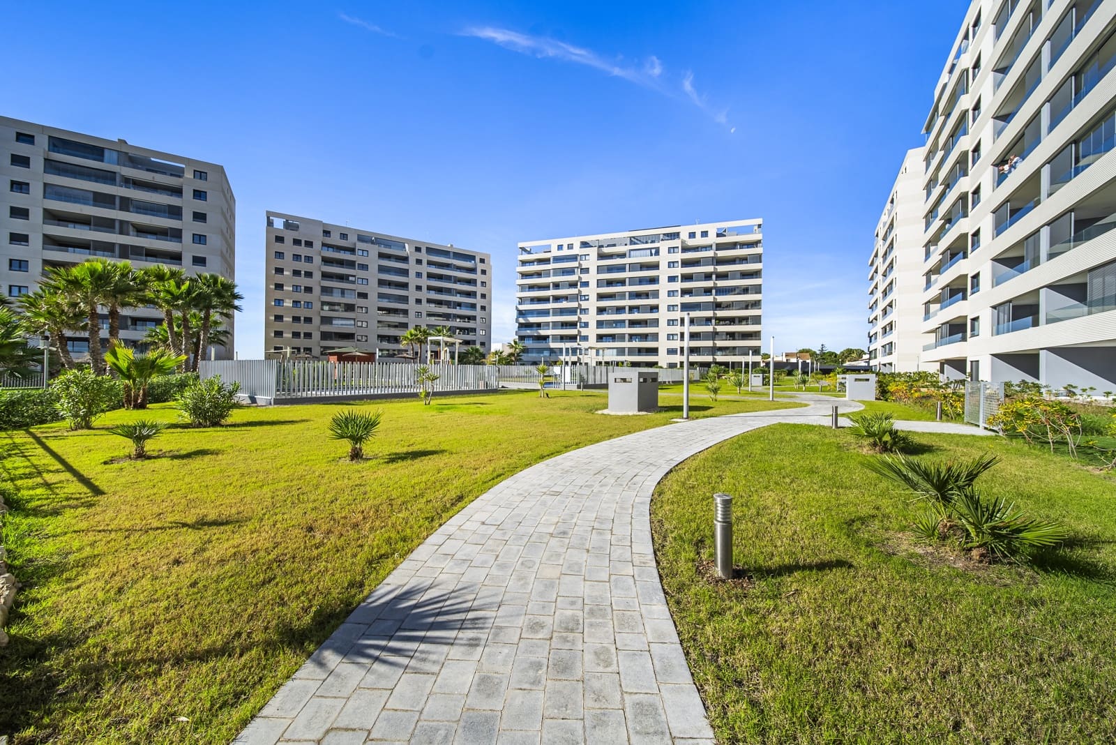 3 chambre Appartement à vendre à Punta Prima avec piscine garage - 599 000 € (Ref: 9386414)