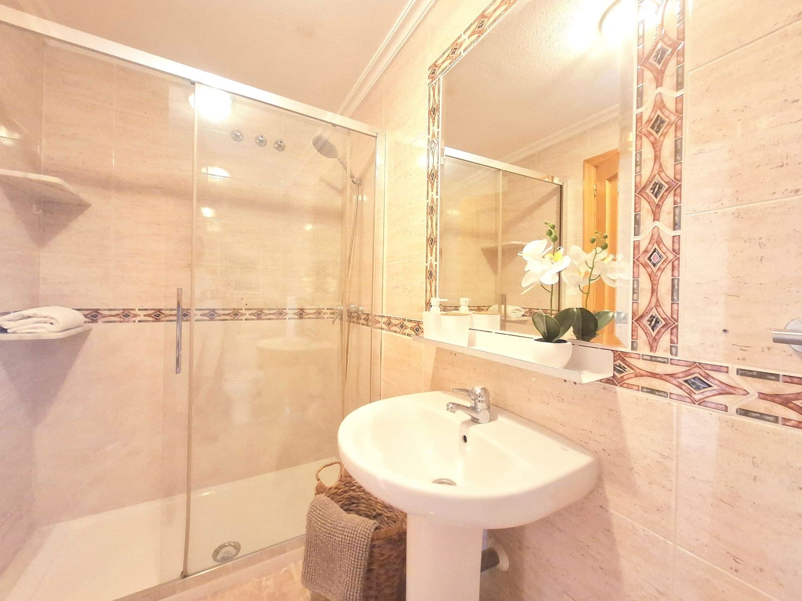 2 soveværelse Lejlighed til salg i Torrevieja med swimmingpool - € 147.000 (Ref: 9388557)