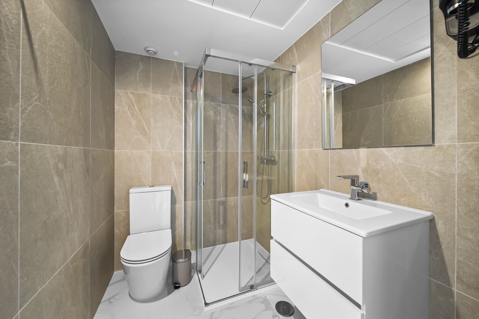 2 soverom Leilighet til salgs i Punta Prima med svømmebasseng garasje - € 460 000 (Ref: 9394463)