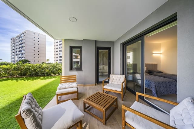 2 soverom Leilighet til salgs i Punta Prima, Torrevieja med svømmebasseng garasje - € 460 000 (Ref: 9394463)