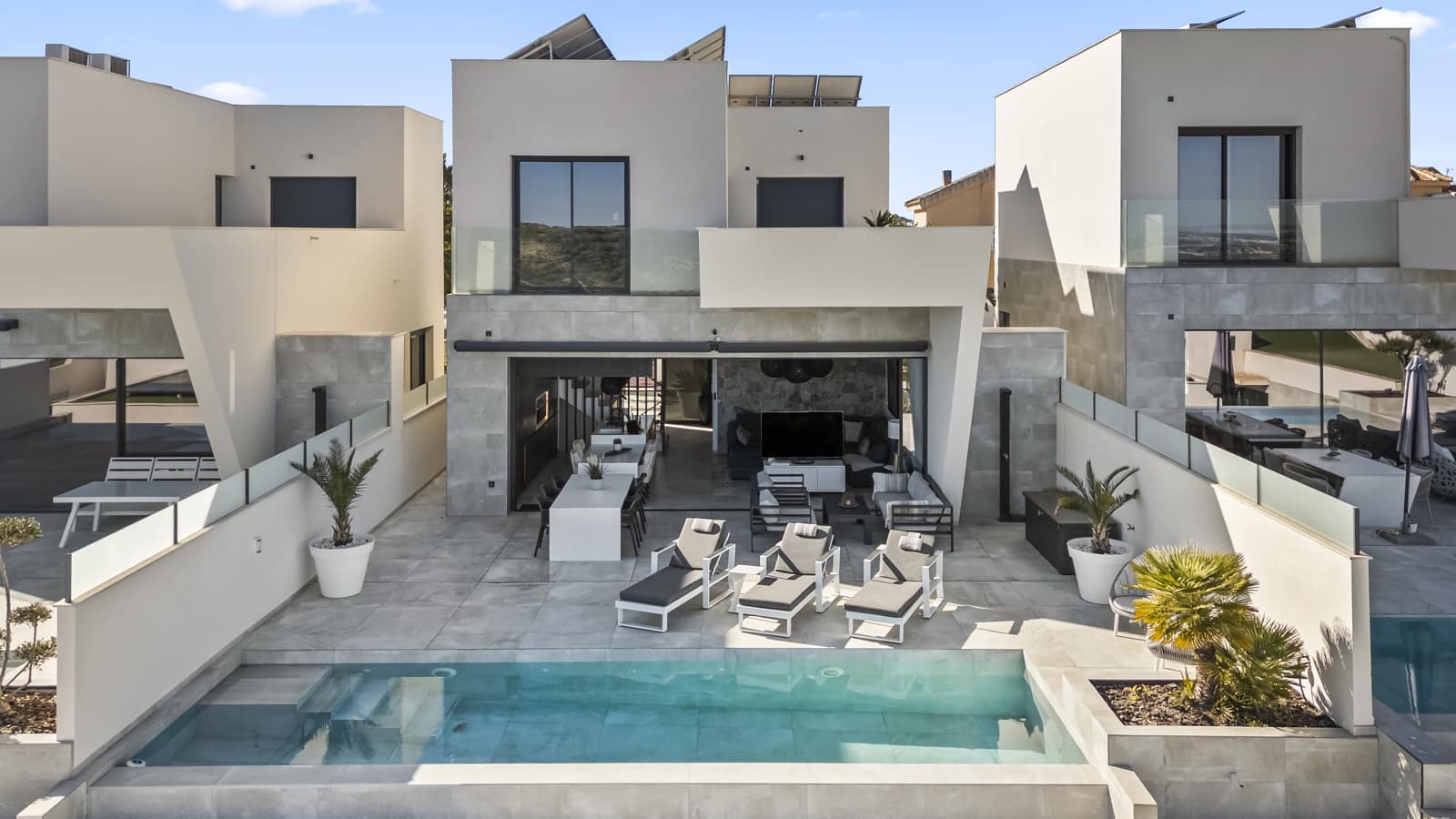 4 soverom Villa til salgs i Ciudad Quesada med svømmebasseng garasje - € 749 000 (Ref: 9431616)