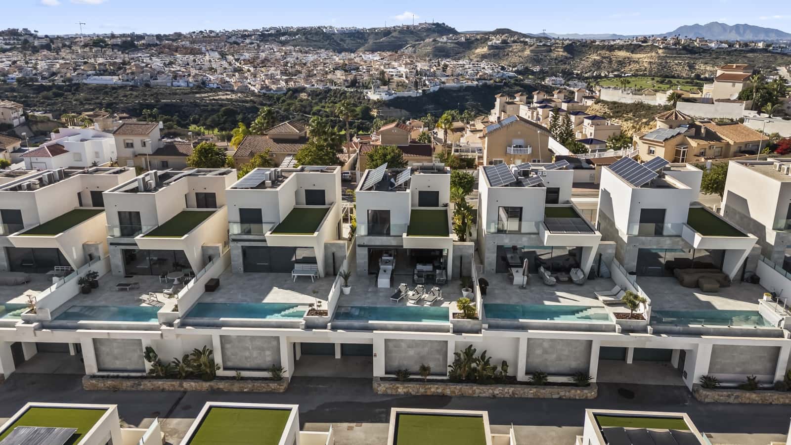 4 soverom Villa til salgs i Ciudad Quesada med svømmebasseng garasje - € 749 000 (Ref: 9431616)