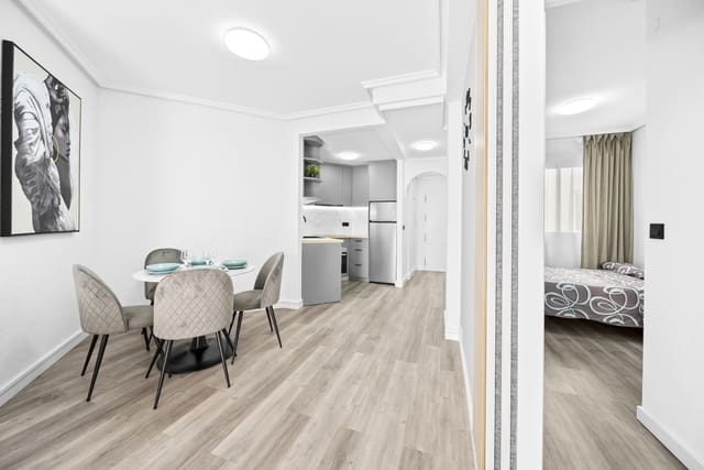 Apartamento de 2 habitaciones en Centro, Torrevieja en venta - 185.000 € (Ref: 9436360)