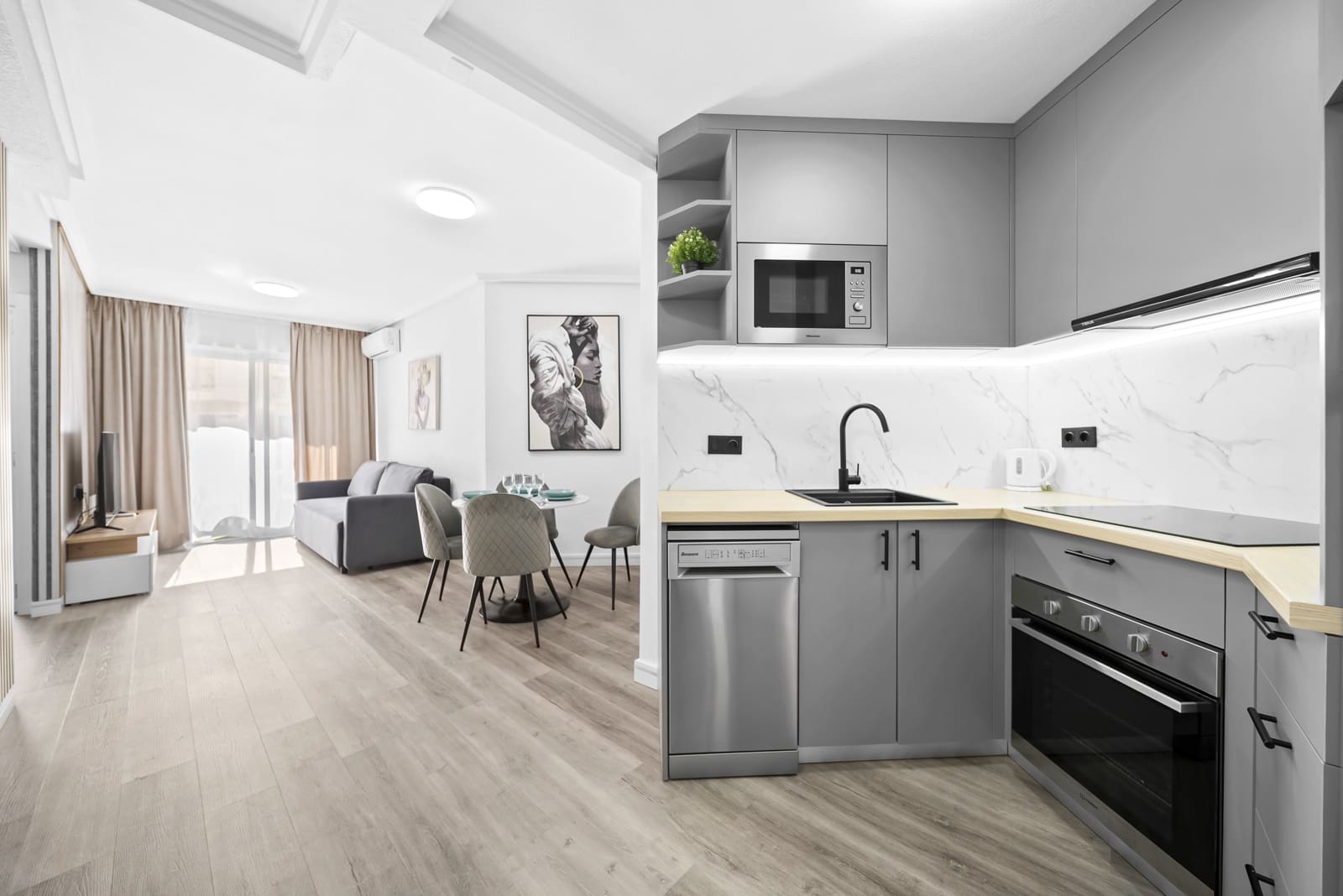 Apartamento de 2 habitaciones en Torrevieja en venta - 185.000 € (Ref: 9436360)