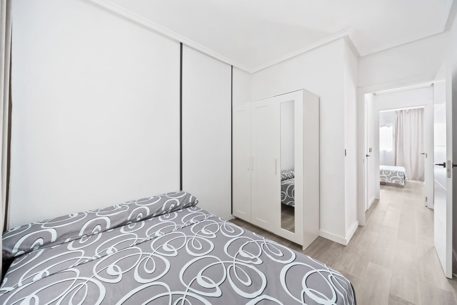 Apartamento de 2 habitaciones en Torrevieja en venta - 185.000 € (Ref: 9436360)