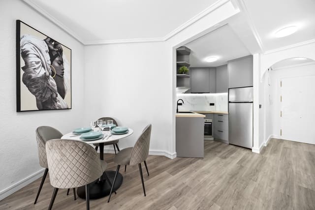 Apartamento de 2 habitaciones en Centro, Torrevieja en venta - 185.000 € (Ref: 9436360)