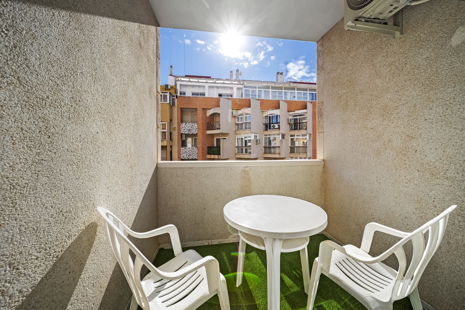 Apartamento de 2 habitaciones en Torrevieja en venta - 185.000 € (Ref: 9436360)