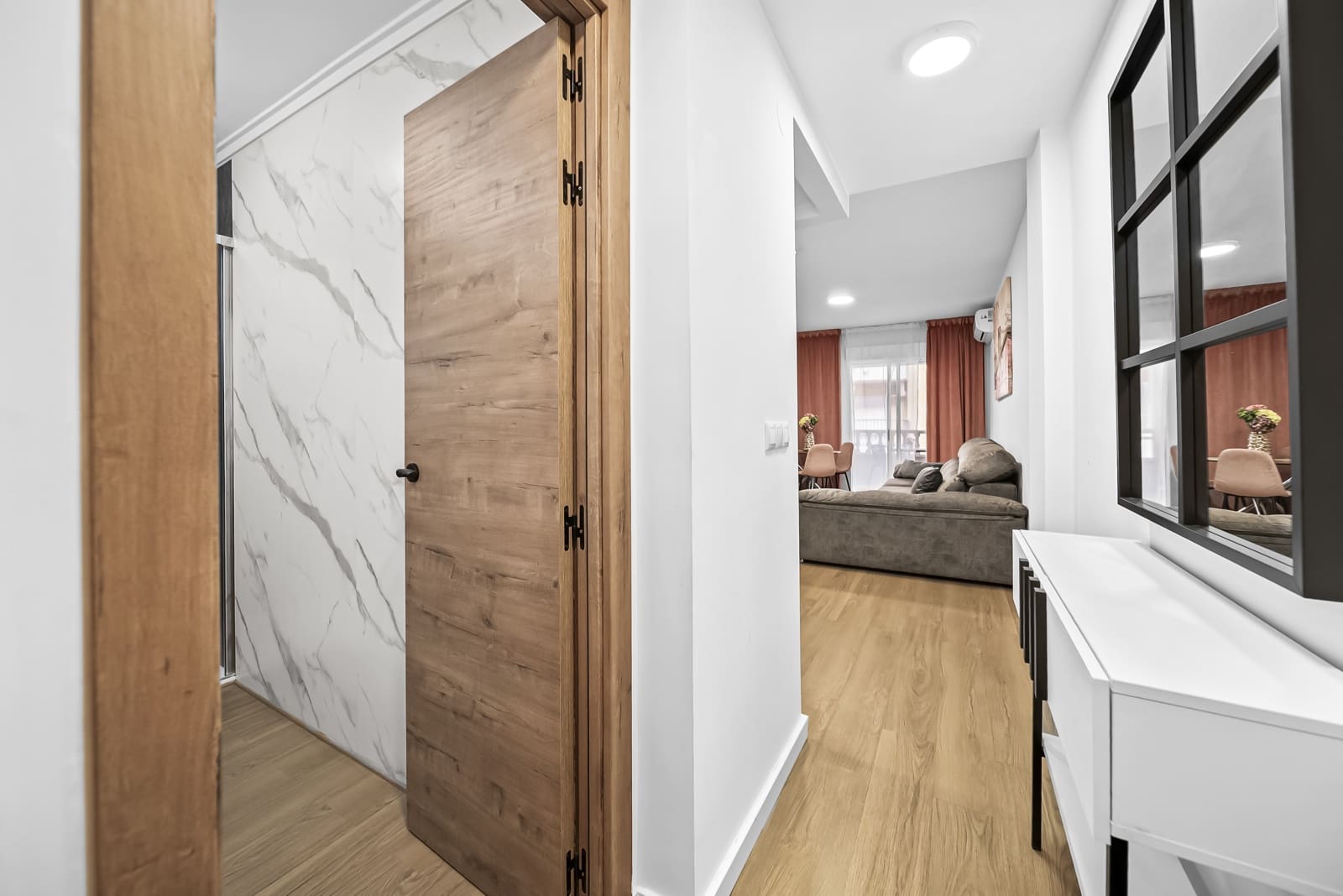 Apartamento de 2 habitaciones en Torrevieja en venta con piscina - 180.000 € (Ref: 9438091)