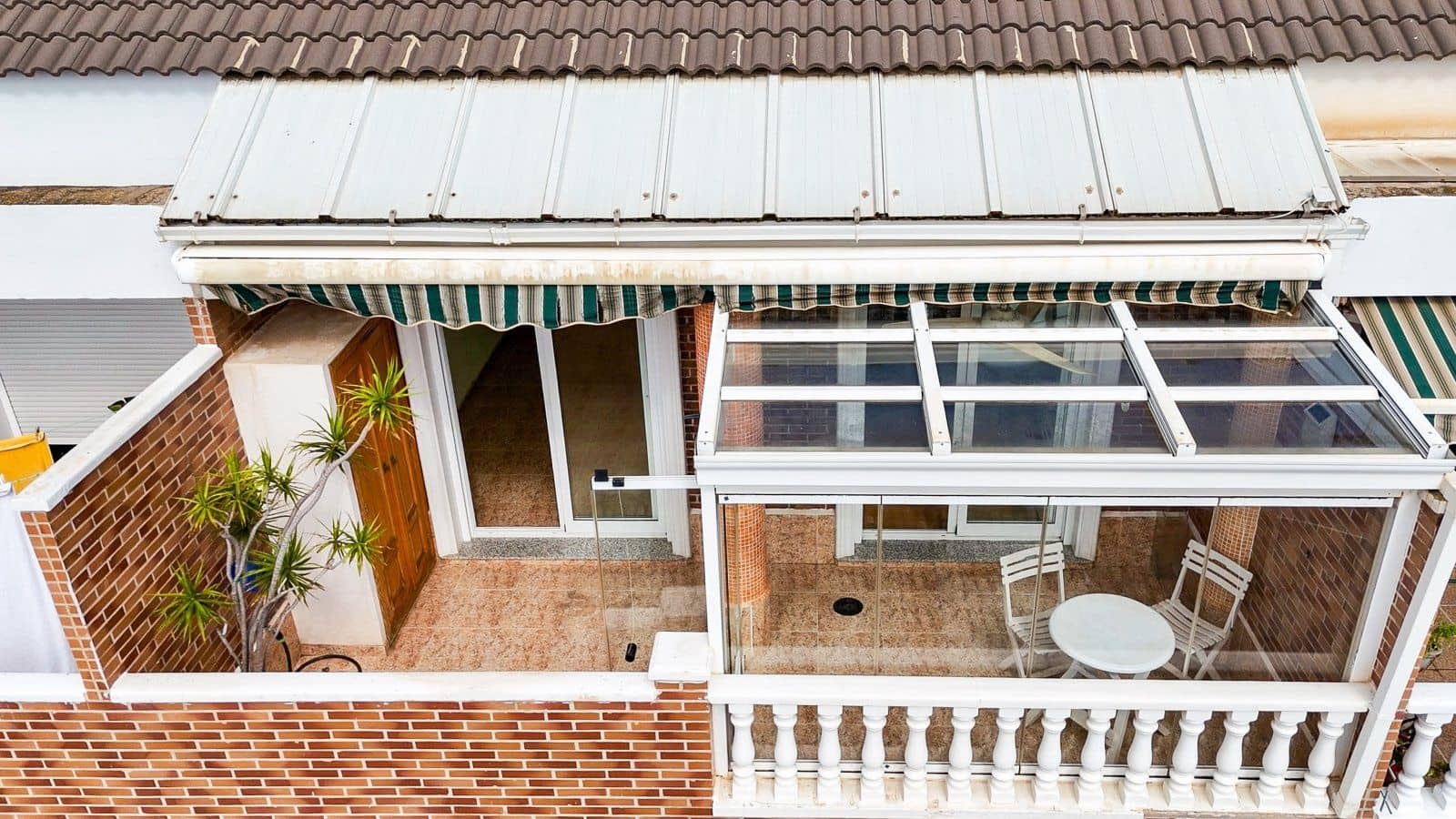 2 soverom Penthouse til salgs i Torrevieja med garasje - € 185 000 (Ref: 9453446)