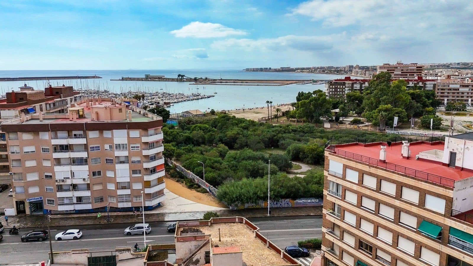 2 soverom Penthouse til salgs i Torrevieja med garasje - € 185 000 (Ref: 9453446)
