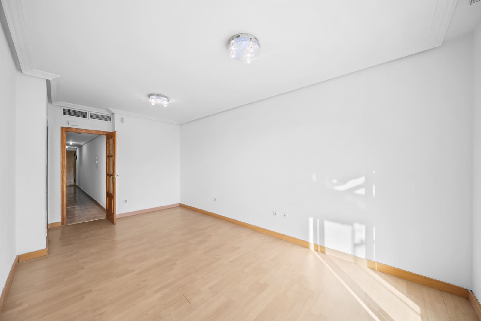 2 soverom Penthouse til salgs i Torrevieja med garasje - € 185 000 (Ref: 9453446)