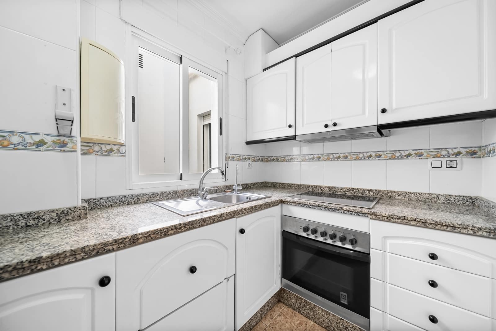 2 soverom Penthouse til salgs i Torrevieja med garasje - € 185 000 (Ref: 9453446)