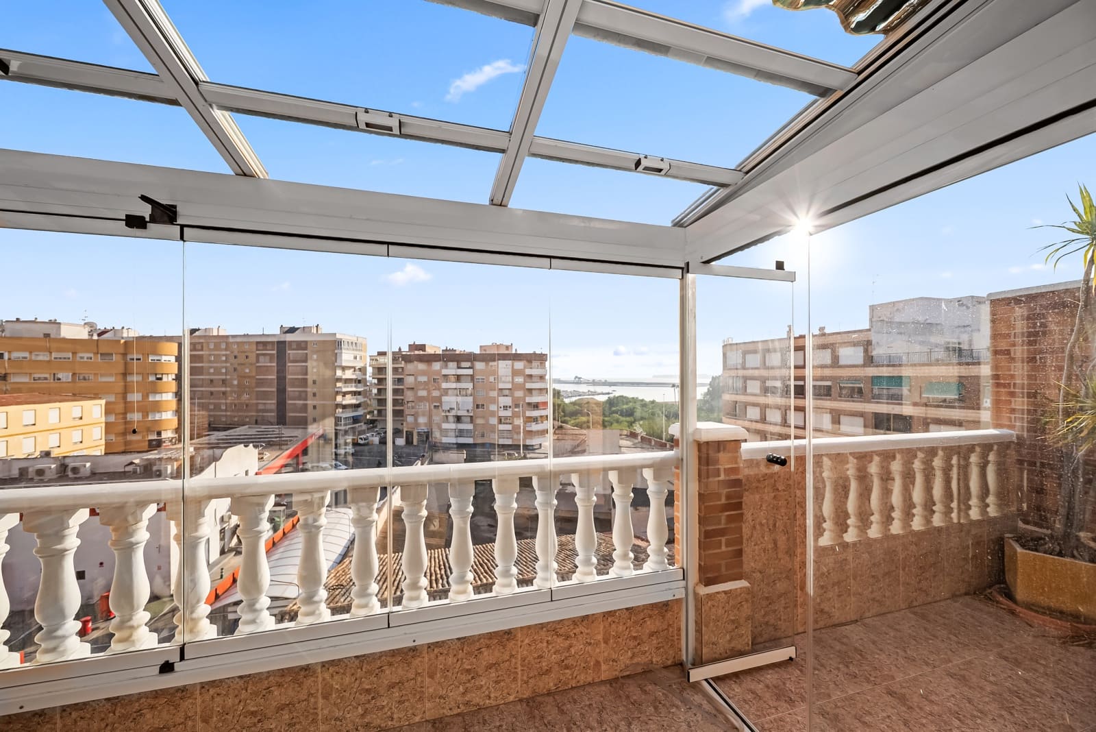 2 soverom Penthouse til salgs i Torrevieja med garasje - € 185 000 (Ref: 9453446)