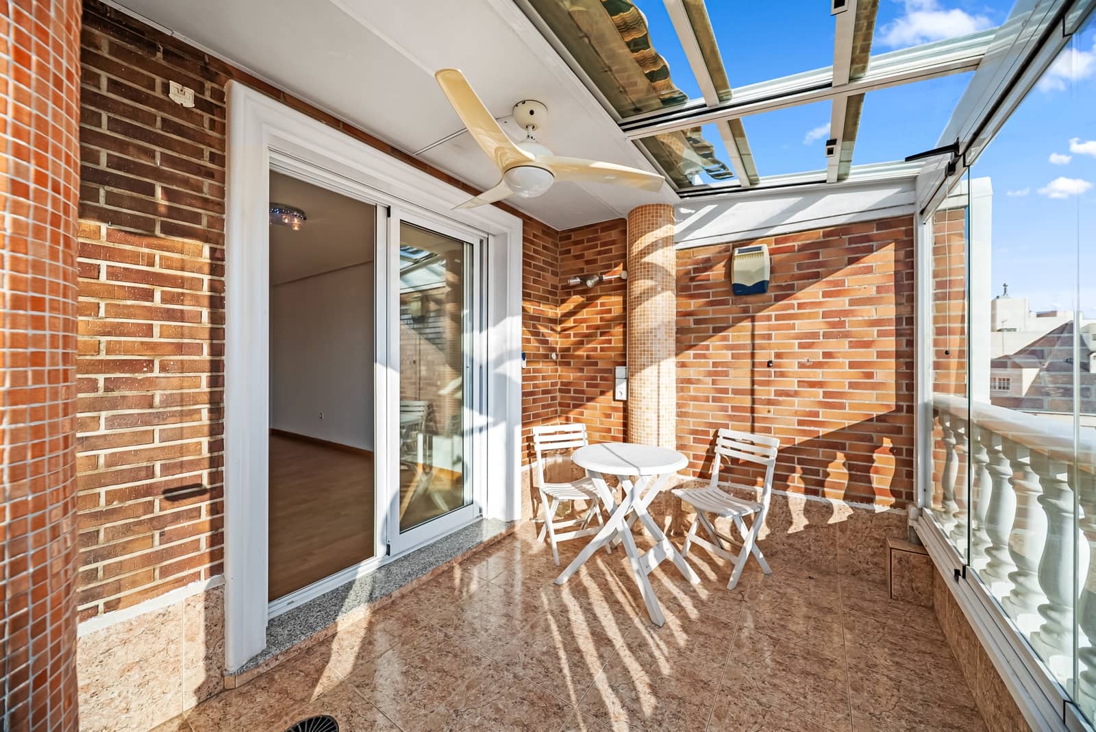 2 soverom Penthouse til salgs i Torrevieja med garasje - € 185 000 (Ref: 9453446)