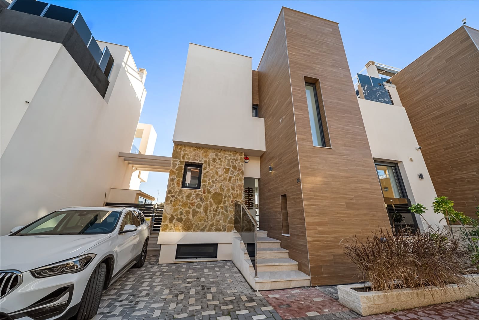 3 soverom Villa til salgs i Orihuela Costa med svømmebasseng garasje - € 695 000 (Ref: 9525500)