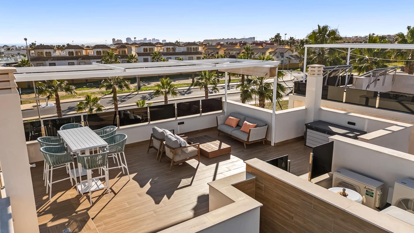 3 Zimmer Villa zu verkaufen in Orihuela Costa mit Pool Garage - 695.000 € (Ref: 9528398)