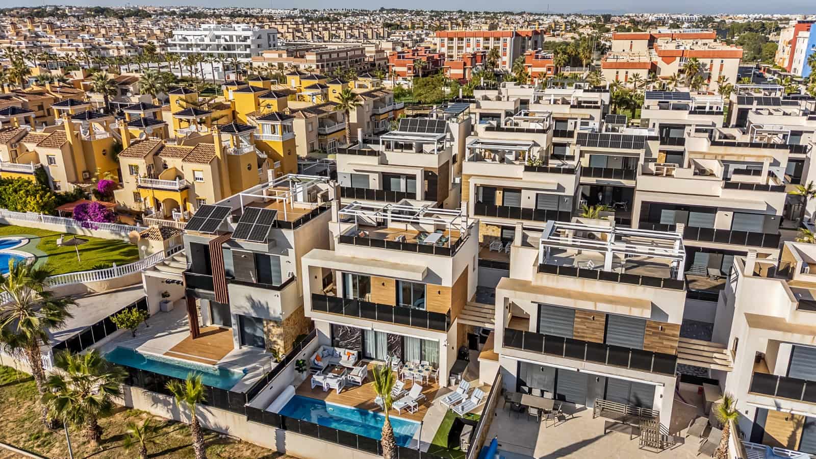 3 Zimmer Villa zu verkaufen in Orihuela Costa mit Pool Garage - 695.000 € (Ref: 9528398)