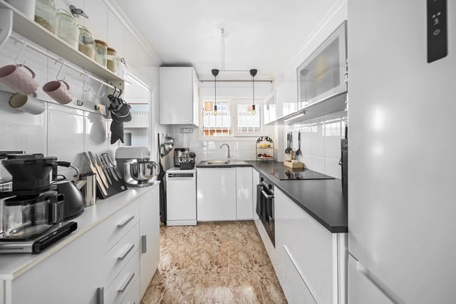 2 chambre Penthouse à vendre à Rocio del Mar, Torrevieja avec piscine garage - 189 000 € (Ref: 9547177)