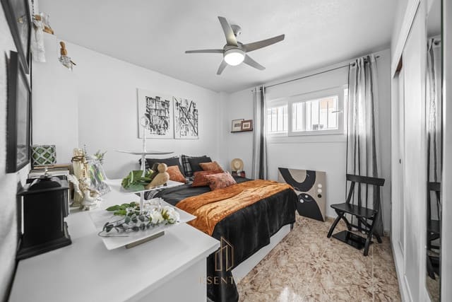 2 chambre Penthouse à vendre à Rocio del Mar, Torrevieja avec piscine garage - 189 000 € (Ref: 9547177)