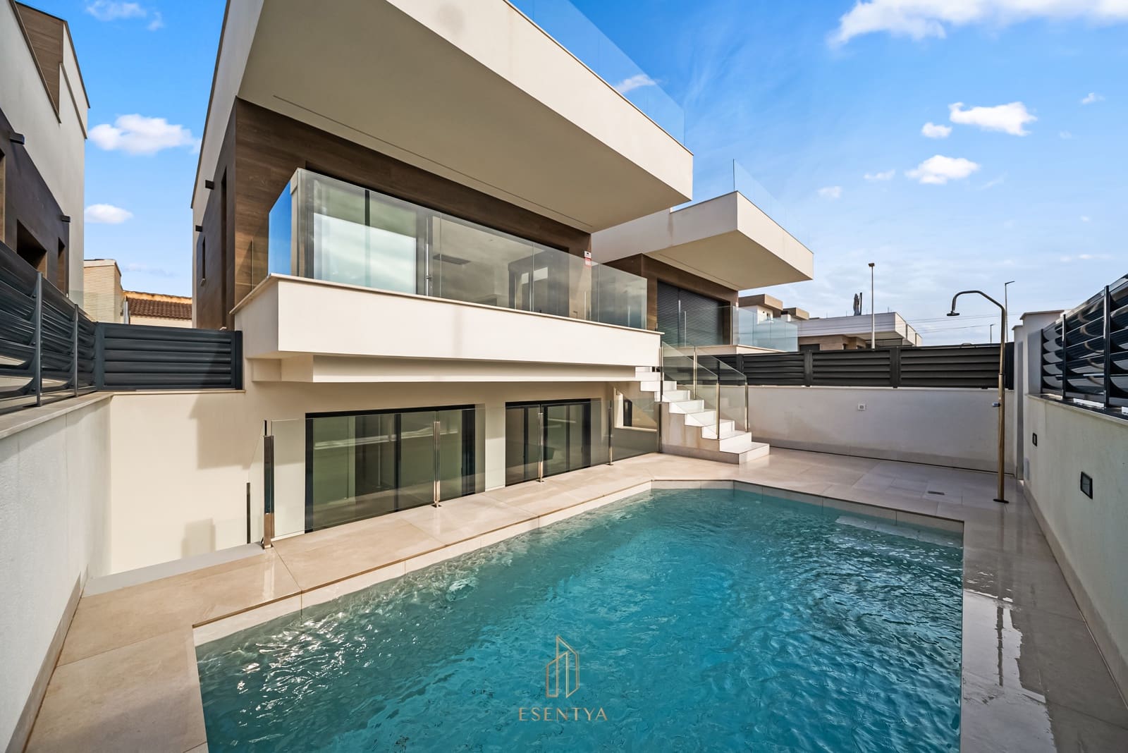 4 soverom Villa til salgs i La Mata med svømmebasseng garasje - € 820 000 (Ref: 9569996)