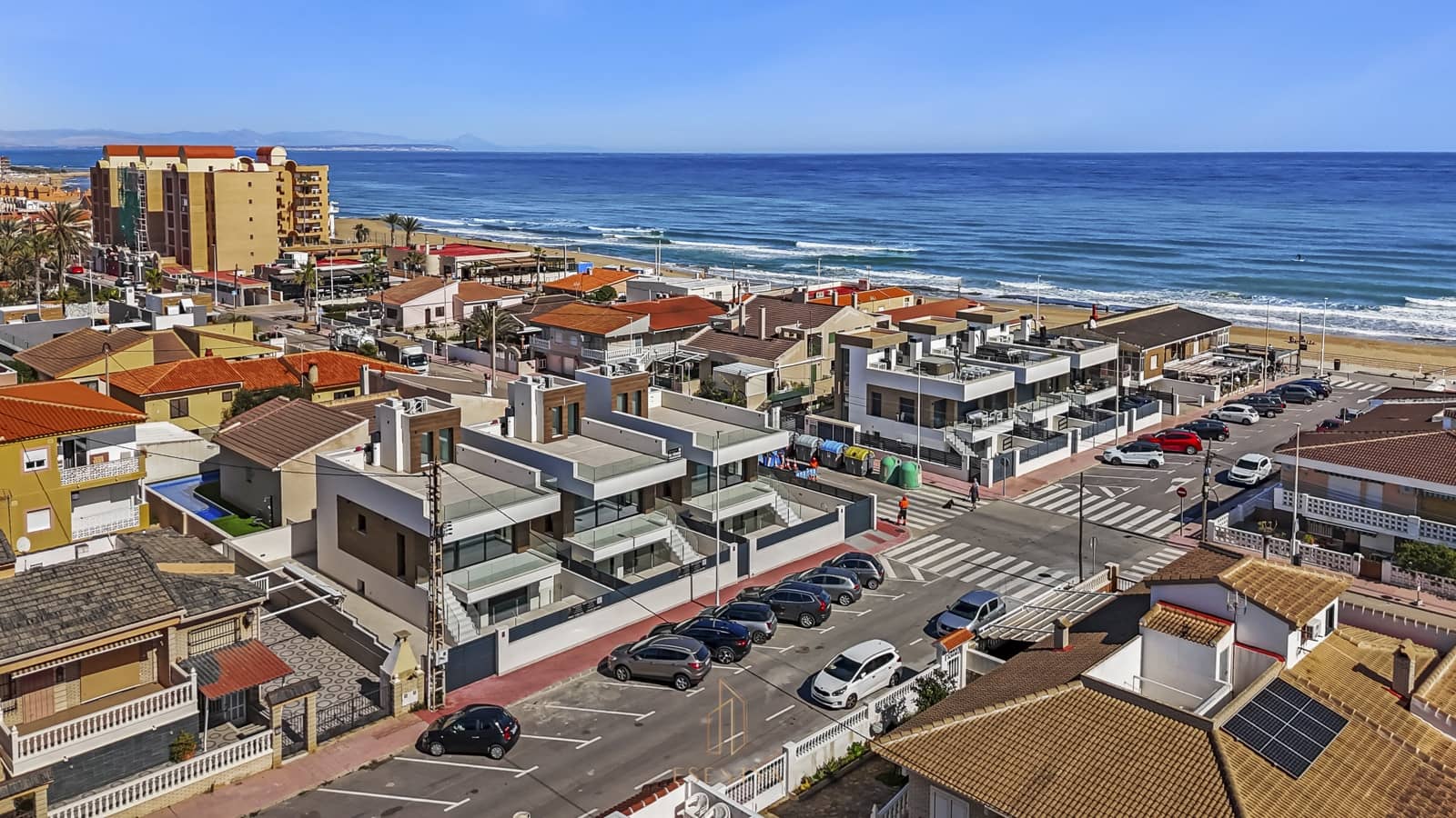 4 bedroom Villa for sale in La Mata with pool garage - € 820,000 (Ref: 9569996)