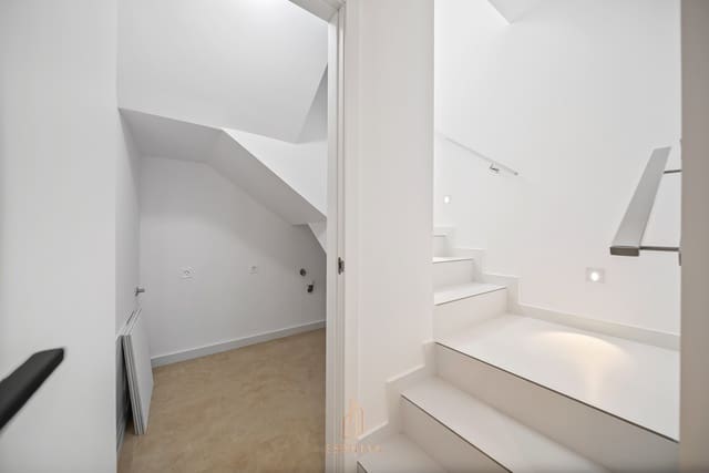 4 camera da letto Villa in vendita in Los Europeos, Torrevieja con piscina garage - 845.000 € (Rif: 9569997)