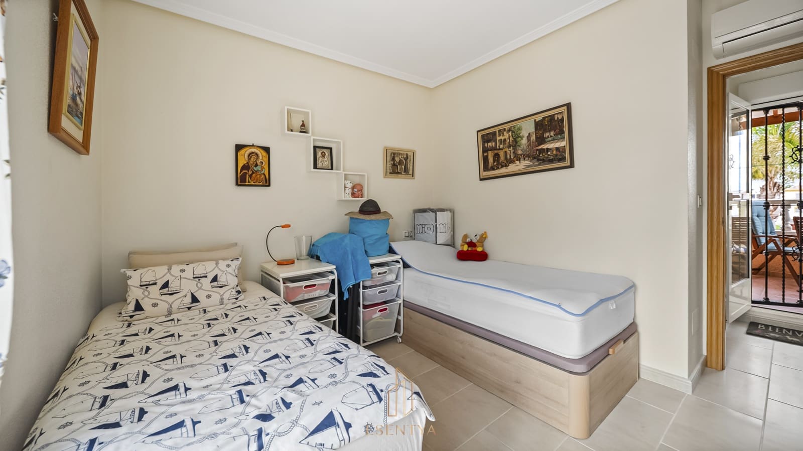 2 makuuhuone Maalaistalo myytävänä paikassa Villamartin mukana uima-altaan 
autotalli - 215 000 € (Ref: 9592289)