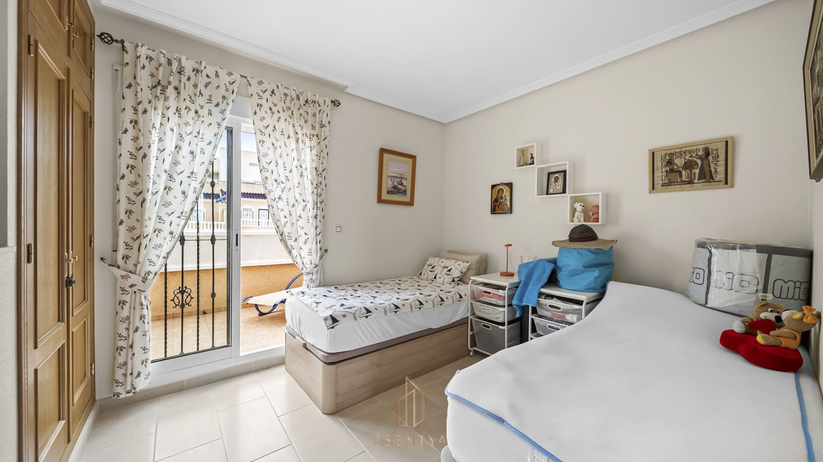 2 makuuhuone Maalaistalo myytävänä paikassa Villamartin mukana uima-altaan 
autotalli - 215 000 € (Ref: 9592289)