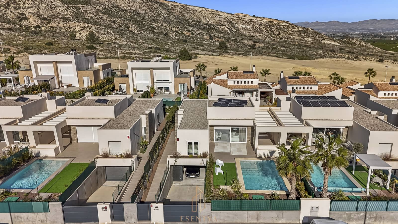 4 sypialnia Willa na sprzedaż w Algorfa z basenem garażem - 770 000 € (Ref: 9606432)