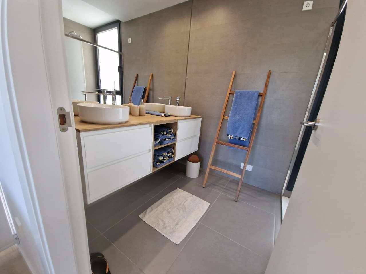 Apartamento de 3 habitaciones en Monforte del Cid en venta con piscina - 445.000 € (Ref: 9619130)