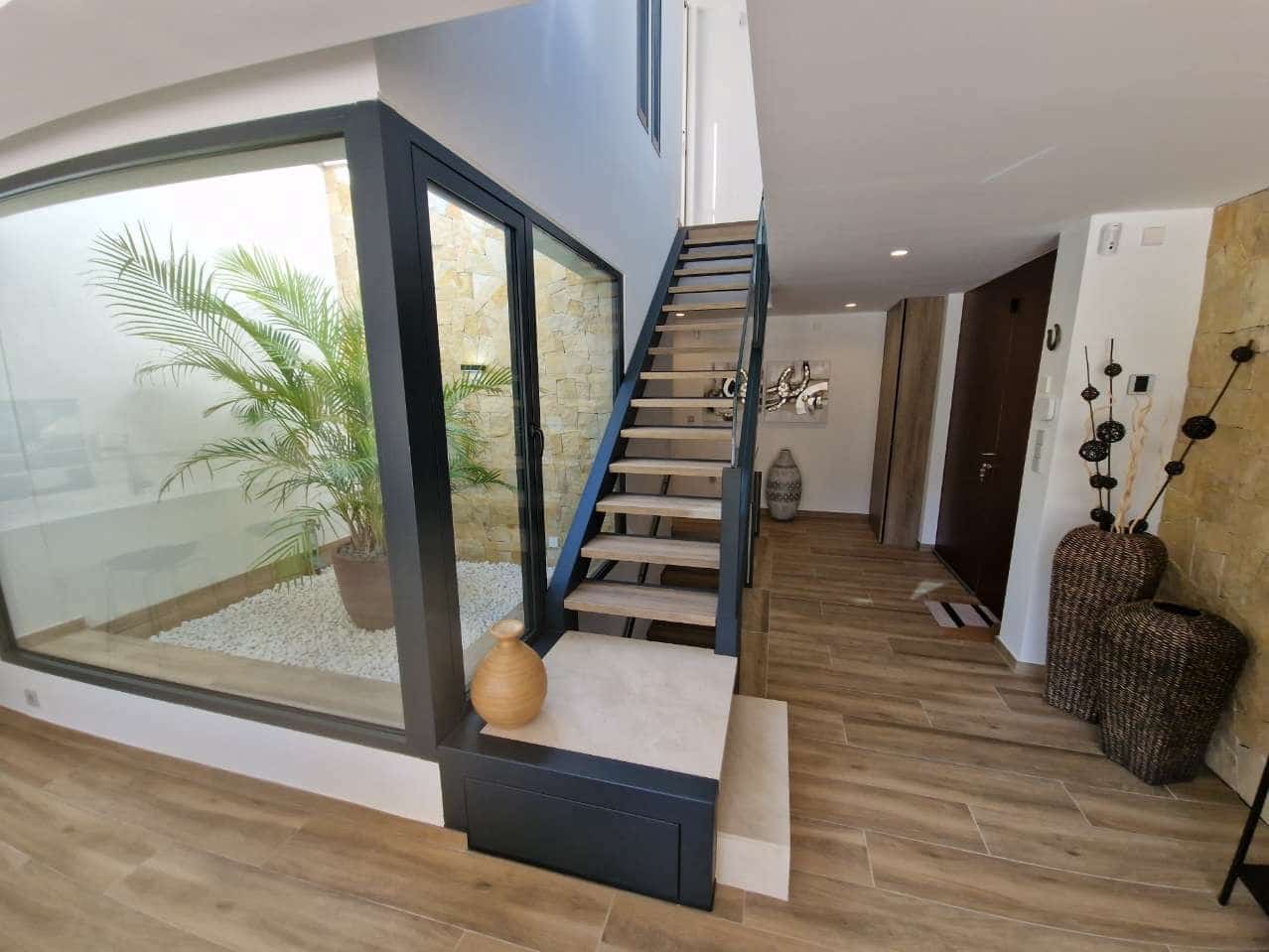 3 bedroom Villa for sale in Monforte del Cid with pool - € 795,000 (Ref: 9619132)