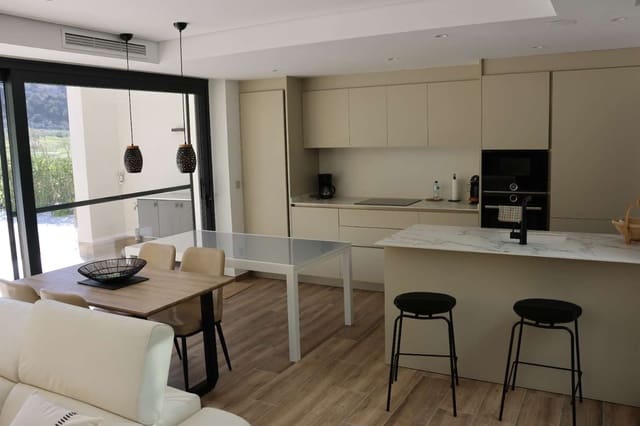 3 soverom Villa til salgs i Monforte del Cid med svømmebasseng - € 795 000 (Ref: 9619132)