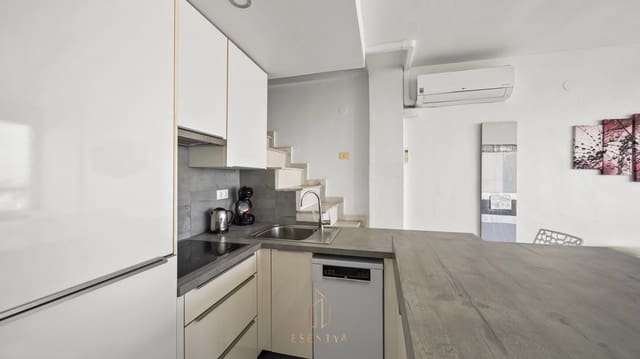 2 makuuhuone Kattohuoneisto myytävänä paikassa Torreblanca, Torrevieja mukana uima-altaan 
autotalli - 199 000 € (Ref: 9645856)