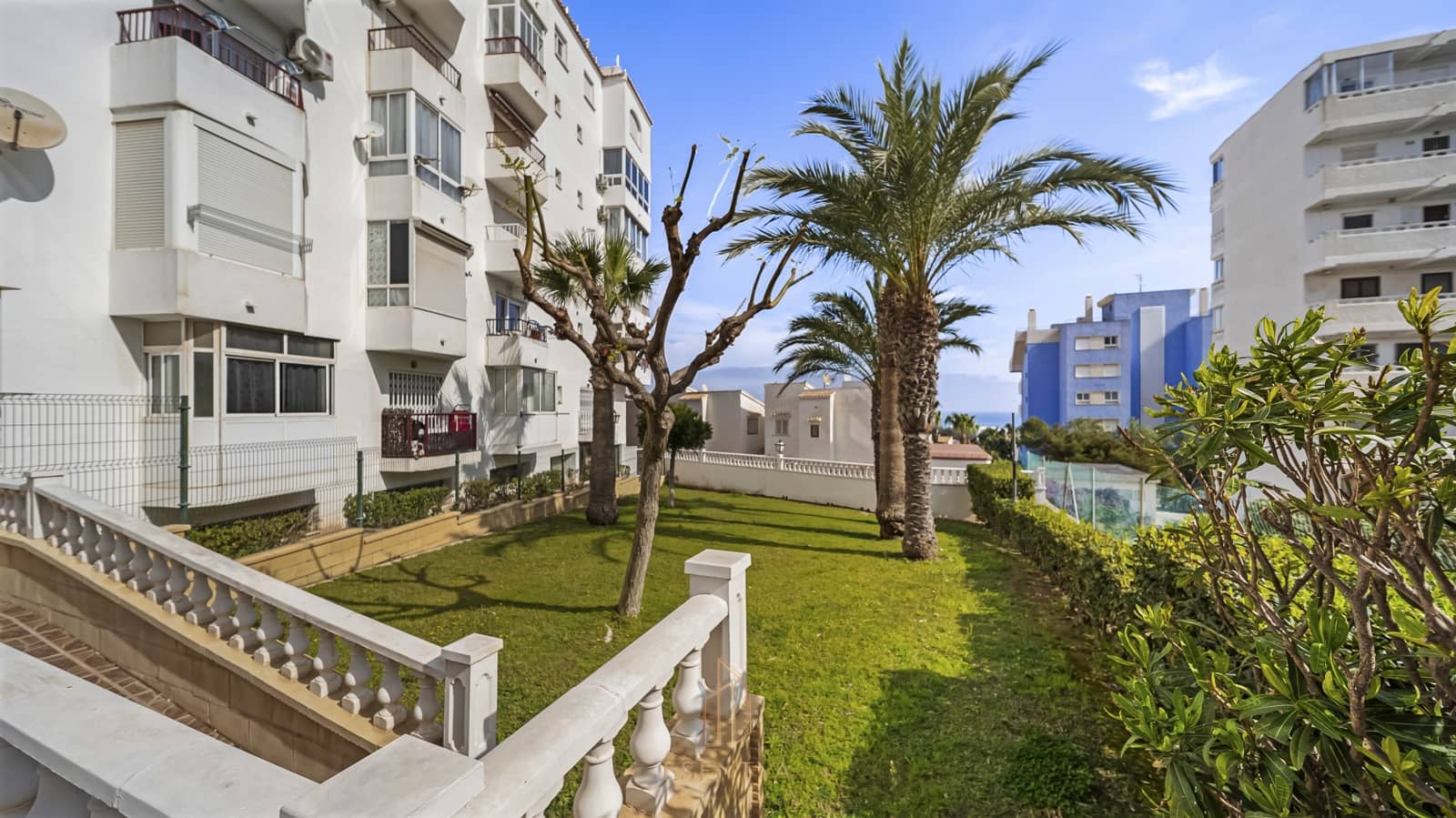 2 makuuhuone Kattohuoneisto myytävänä paikassa Torrevieja mukana uima-altaan 
autotalli - 199 000 € (Ref: 9645856)