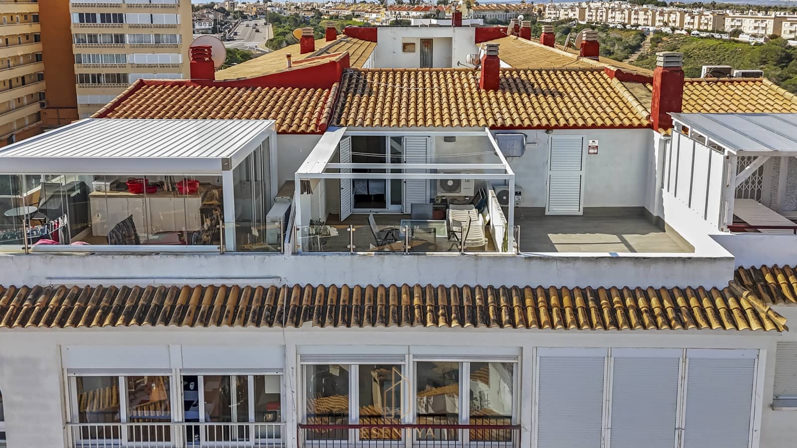 2 makuuhuone Kattohuoneisto myytävänä paikassa Torrevieja mukana uima-altaan 
autotalli - 199 000 € (Ref: 9645856)