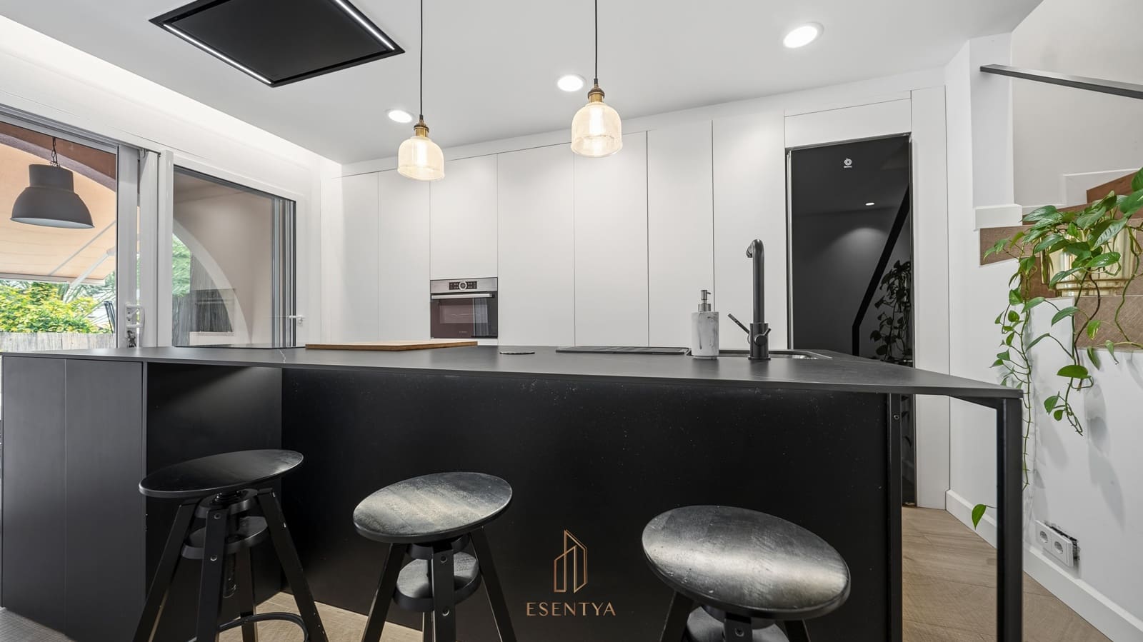 2 sypialnia Finka/Dom wiejski na sprzedaż w Santa Pola z basenem garażem - 450 000 € (Ref: 9679163)