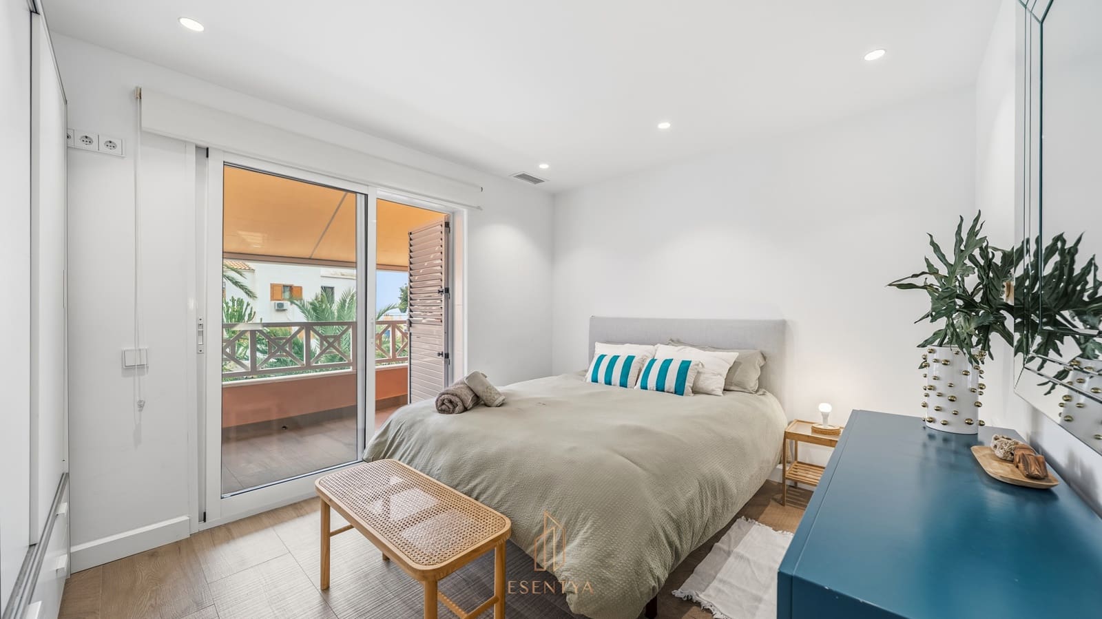 2 sypialnia Finka/Dom wiejski na sprzedaż w Santa Pola z basenem garażem - 450 000 € (Ref: 9679163)