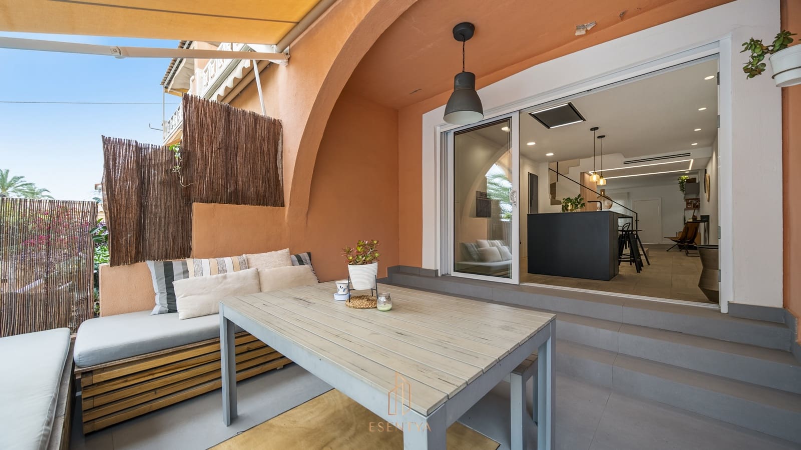 2 sypialnia Finka/Dom wiejski na sprzedaż w Santa Pola z basenem garażem - 450 000 € (Ref: 9679163)