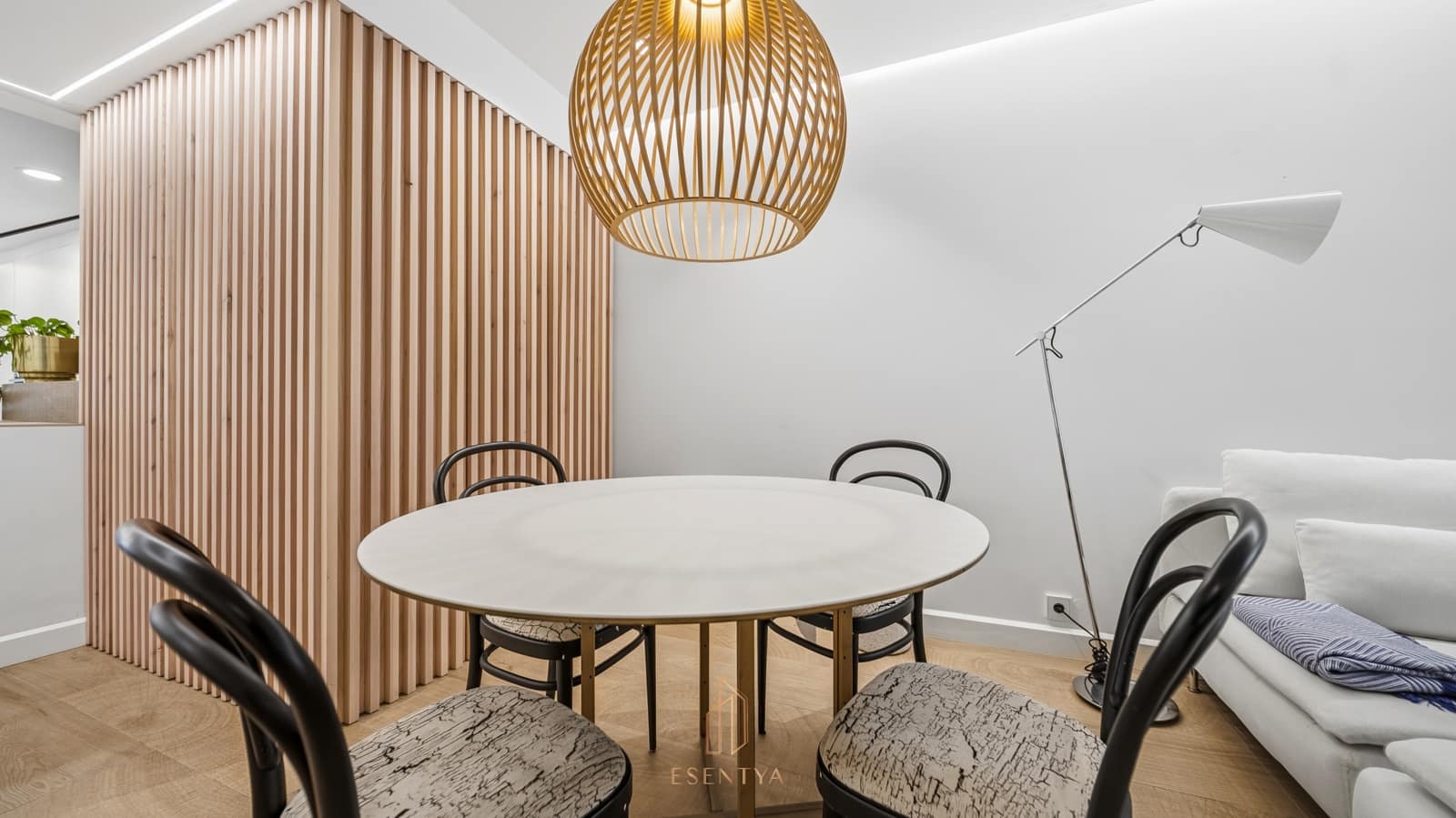 2 sypialnia Finka/Dom wiejski na sprzedaż w Santa Pola z basenem garażem - 450 000 € (Ref: 9679163)