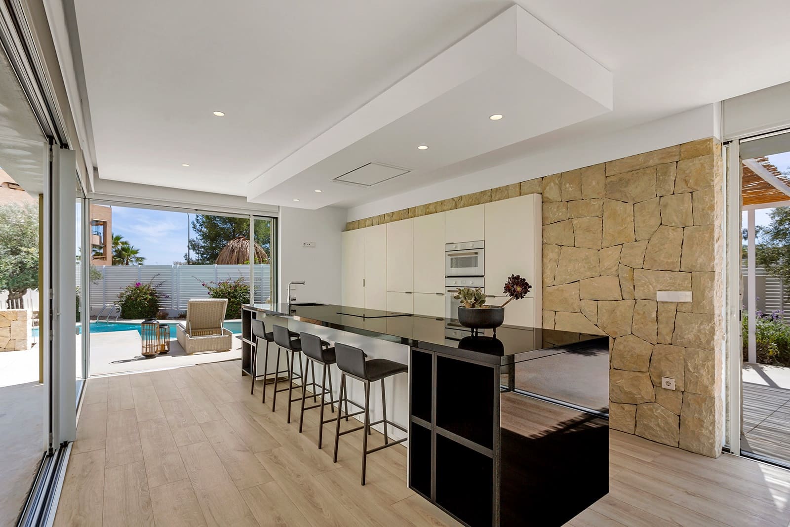 4 soveværelse Villa til salg i El Campello med swimmingpool garage - € 2.500.000 (Ref: 9679164)