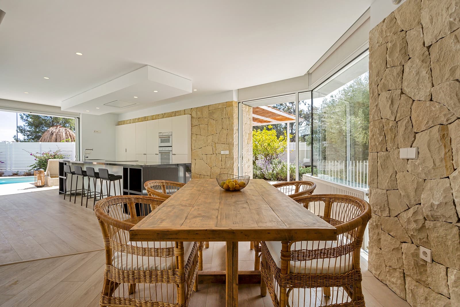 4 soveværelse Villa til salg i El Campello med swimmingpool garage - € 2.500.000 (Ref: 9679164)