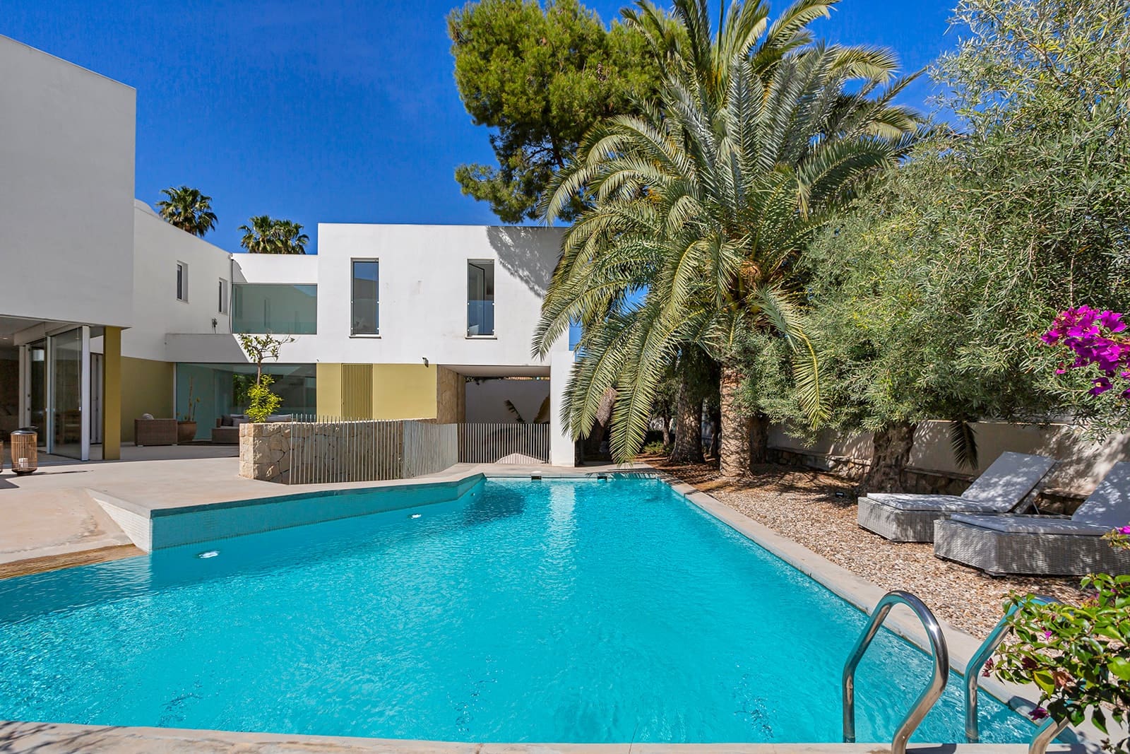 4 soveværelse Villa til salg i El Campello med swimmingpool garage - € 2.500.000 (Ref: 9679164)
