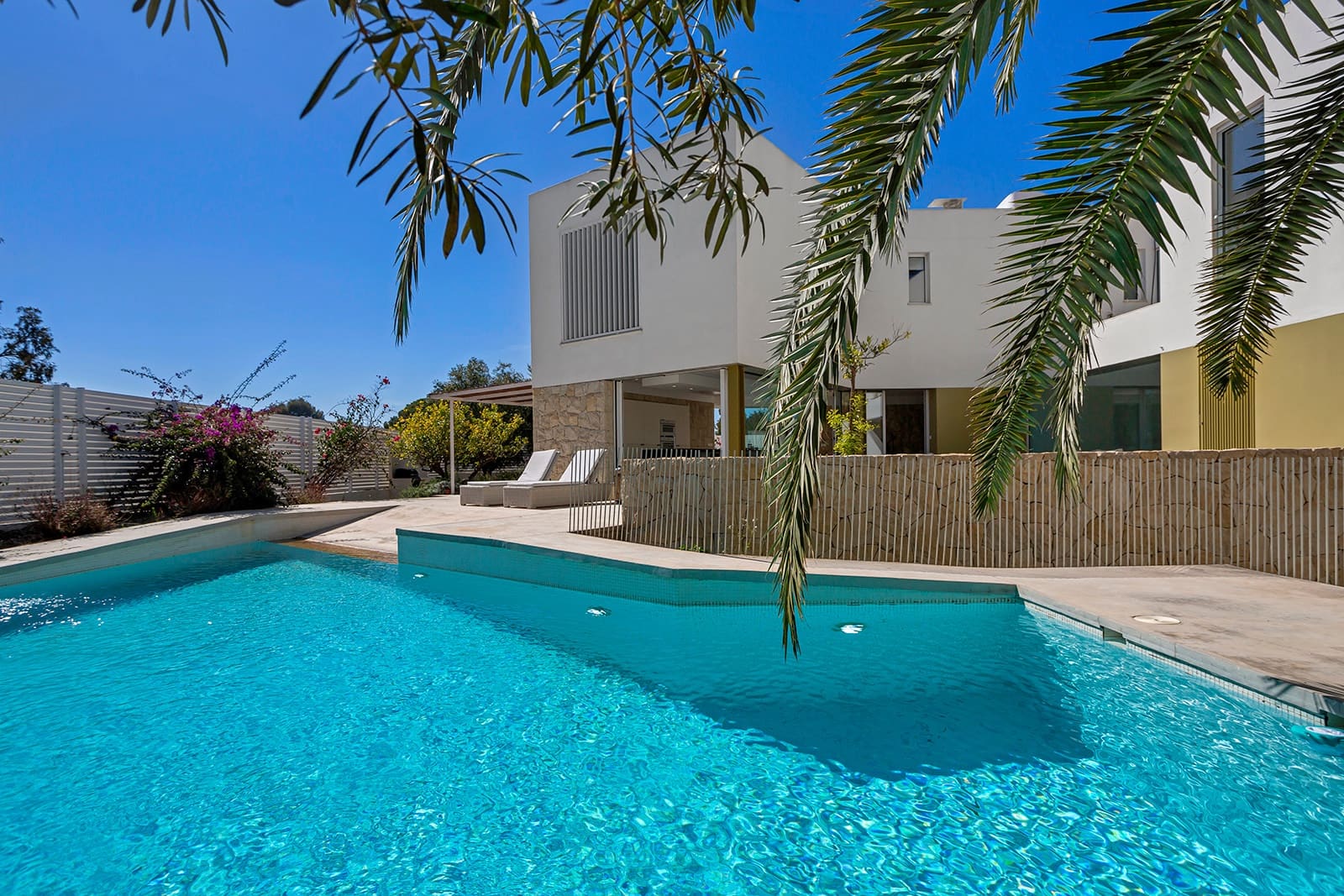 4 soveværelse Villa til salg i El Campello med swimmingpool garage - € 2.500.000 (Ref: 9679164)
