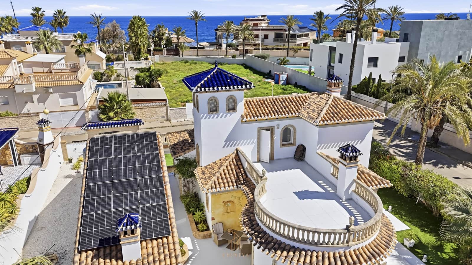 4 soveværelse Villa til salg i Cabo Roig med swimmingpool garage - € 1.075.000 (Ref: 9713282)