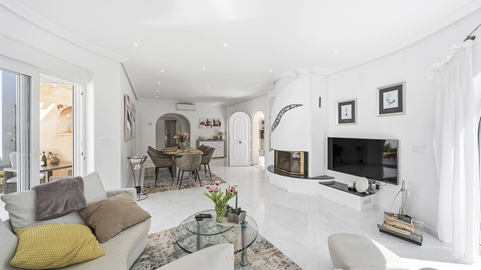 4 soveværelse Villa til salg i Cabo Roig med swimmingpool garage - € 1.075.000 (Ref: 9713282)