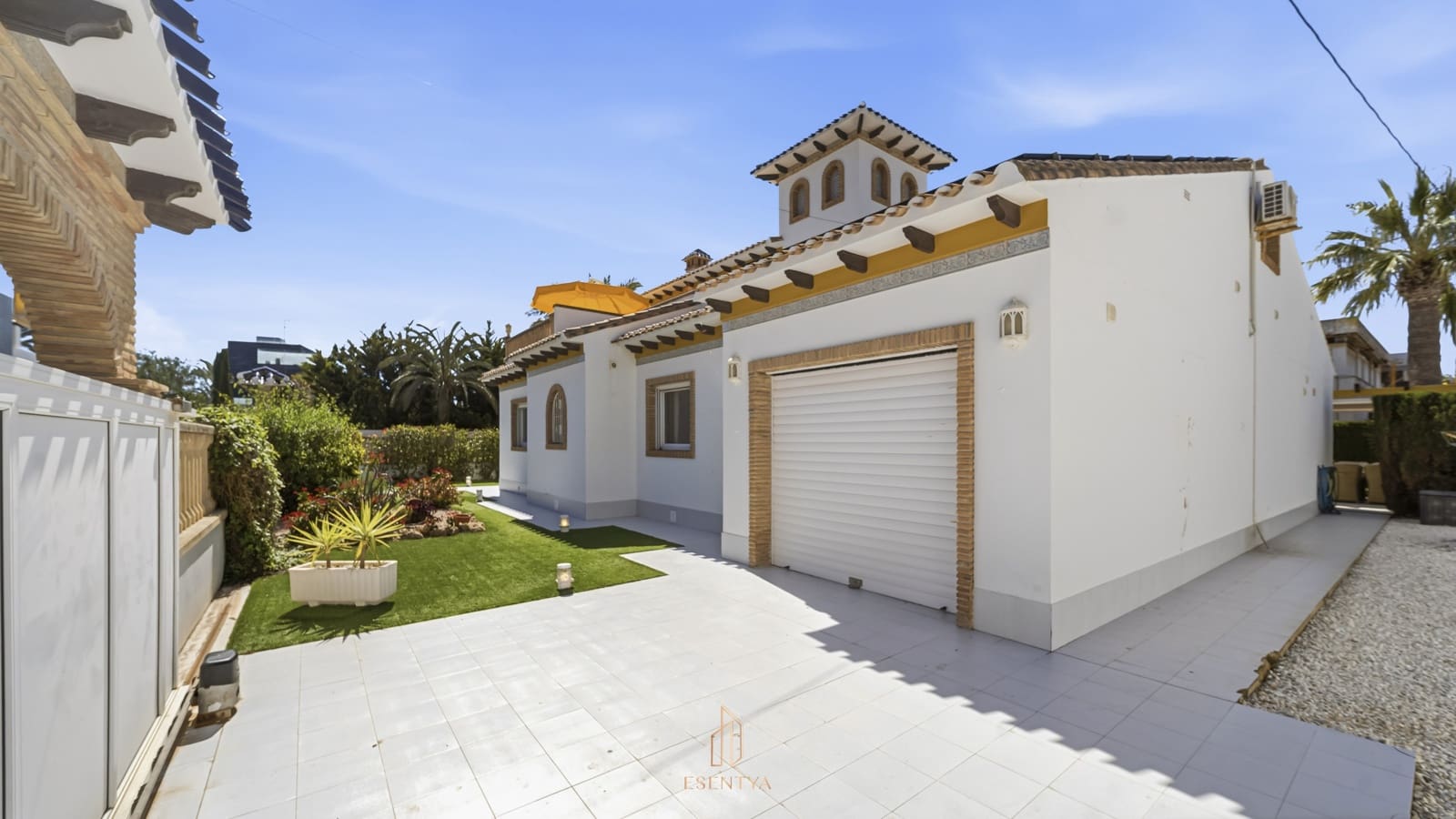 4 soveværelse Villa til salg i Cabo Roig med swimmingpool garage - € 1.075.000 (Ref: 9713282)